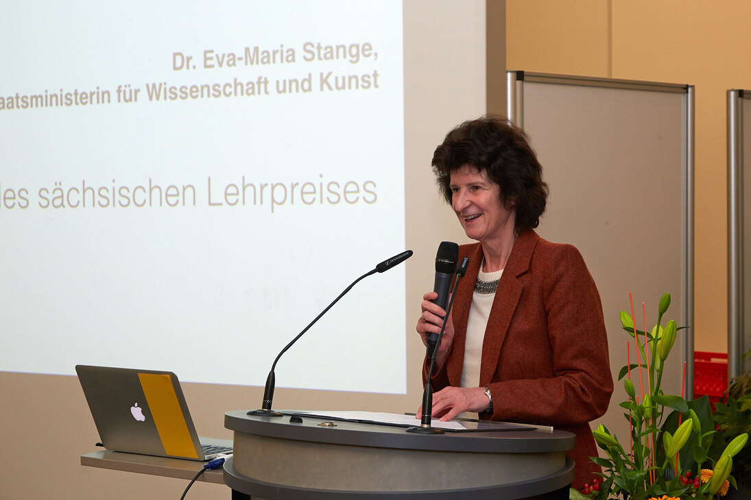 Ehemalige Wirtschaftsministerin Eva-Maria Stange bei ihrer Rede zur Verleihung des Sächsischen Lehrpreises 2015/2016